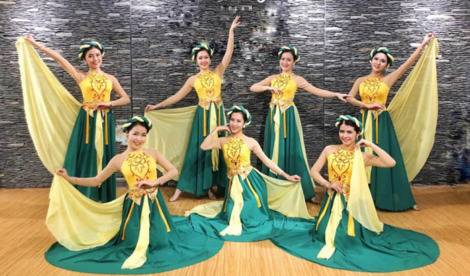 thue-trang-phuc-bieu-dien-ngheantoplist