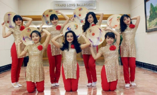 thue-trang-phuc-bieu-dien-ngheantoplist