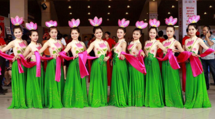 thue-trang-phuc-bieu-dien-ngheantoplist