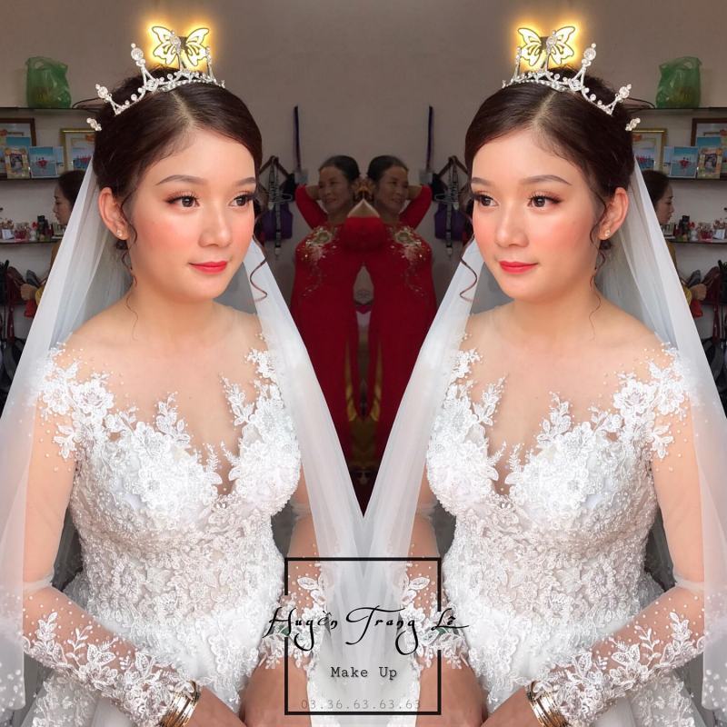 Huyền Trang Lê Trang điểm