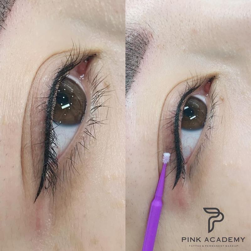 Học viện màu hồng