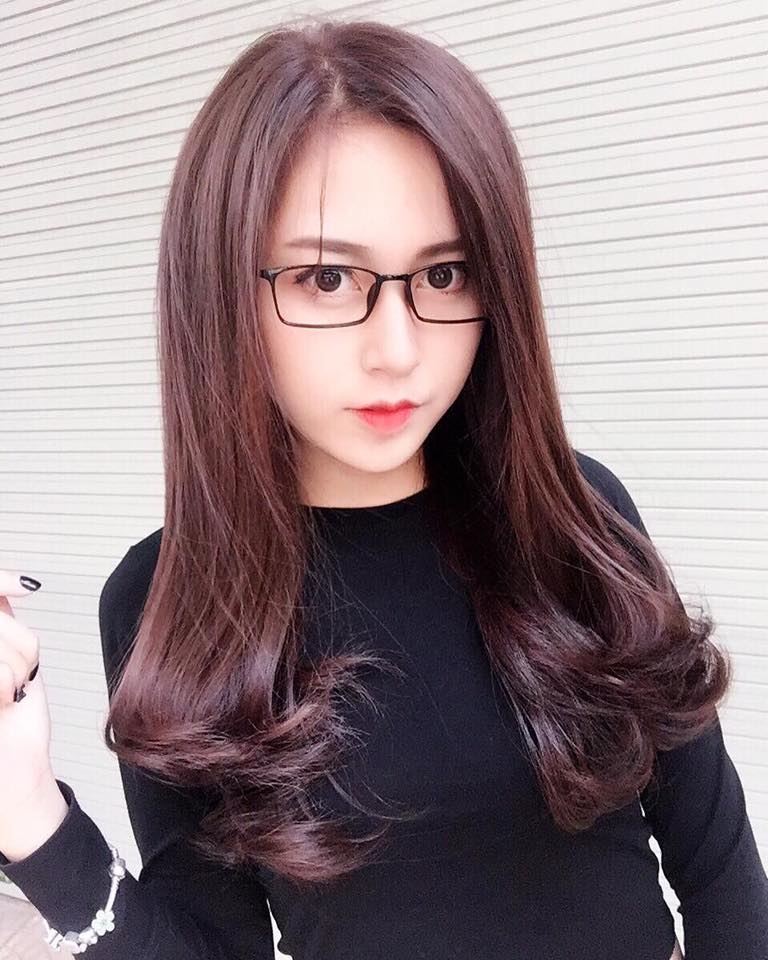 Màu tóc xám tím đang là hot trend năm nay