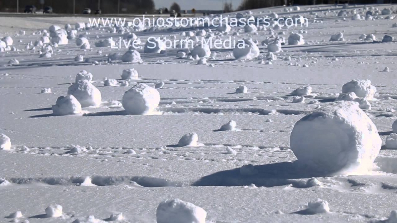 Tuyết lăn trong bão tuyết ở Ohio, Mỹ