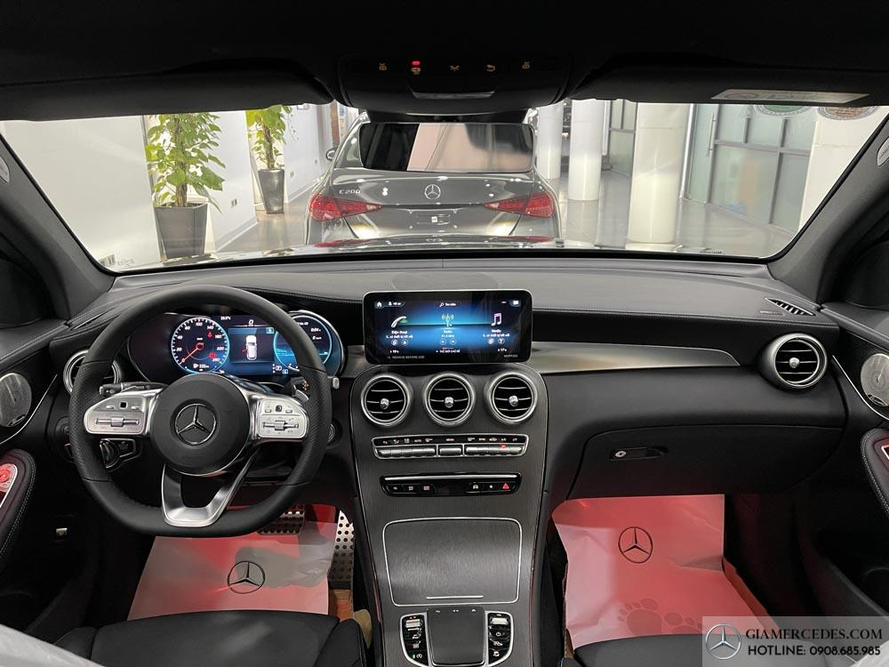 noi-that-mercedesbenz-glc-300-sang-trong-tien-nghi-va-phong-cach-dang-cap-1