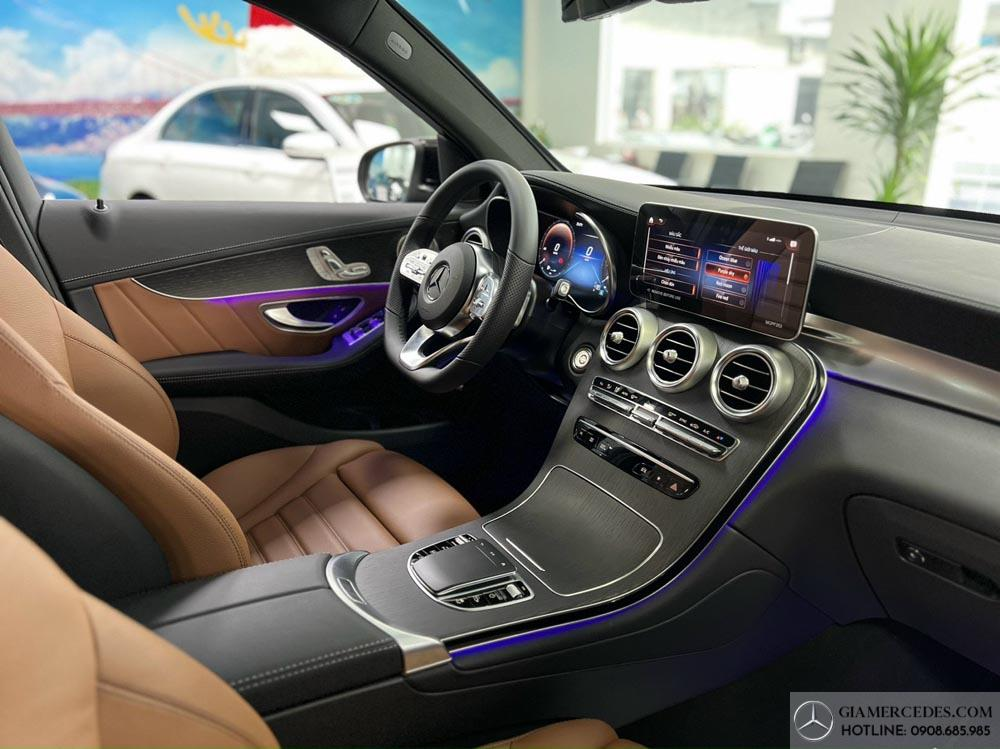 noi-that-mercedesbenz-glc-300-sang-trong-tien-nghi-va-phong-cach-dang-cap-2