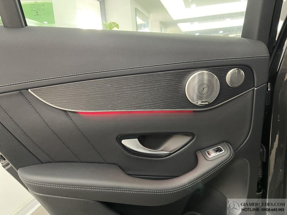 noi-that-mercedesbenz-glc-300-sang-trong-tien-nghi-va-phong-cach-dang-cap-4
