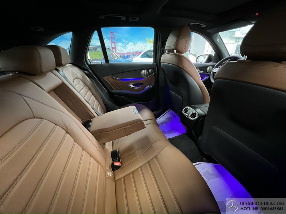 noi-that-mercedesbenz-glc-300-sang-trong-tien-nghi-va-phong-cach-dang-cap-5